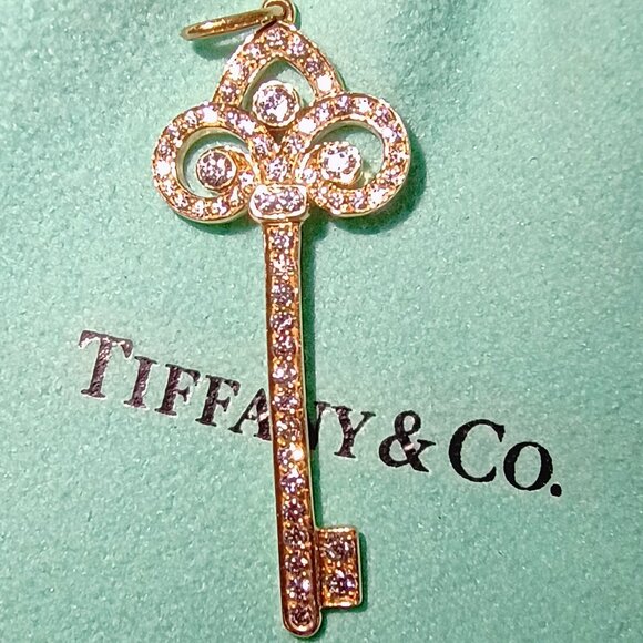 Tiffany & Co. 18K Rose Gold DIamonds Fleur de Lis Key Pendant - Picture 8 of 13